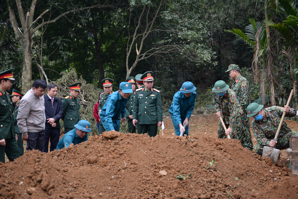 Nỗ lực tìm kiếm, quy tập hài cốt liệt sĩ tại thôn Thạch Quyền


